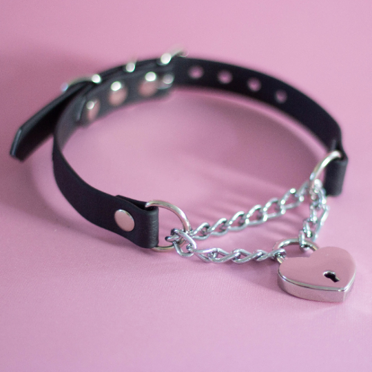 Vegan Martingale Collar with Heart Lock